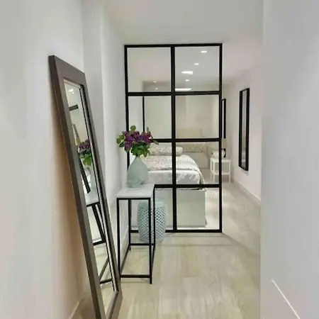 Moderno Con Garaje Privado En El Centro De Apartmán