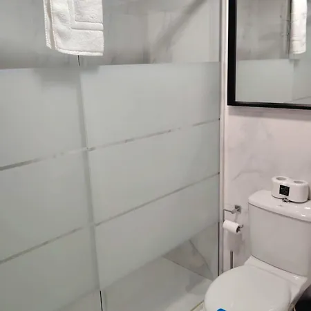 Moderno Con Garaje Privado En El Centro De Lejlighed