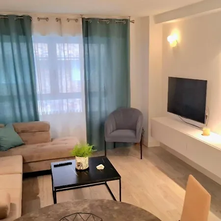 아파트 Moderno Con Garaje Privado En El Centro De