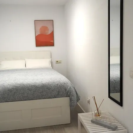 Moderno Con Garaje Privado En El Centro De Lejlighed *