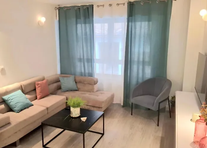 아파트 Moderno Con Garaje Privado En El Centro De *